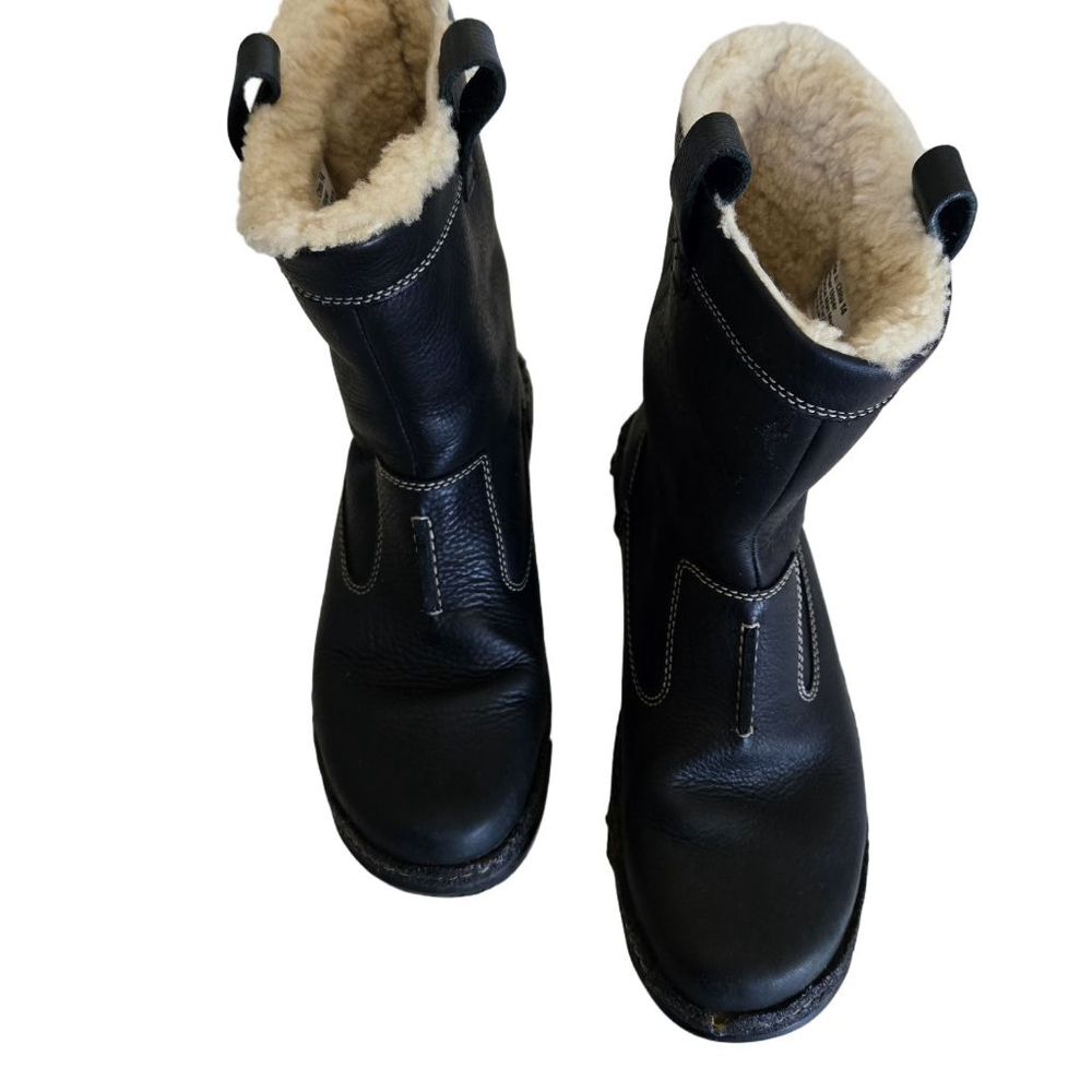Women's Clarks Black Waterproof Winter Boots with Faux Shearling Lining Size 8